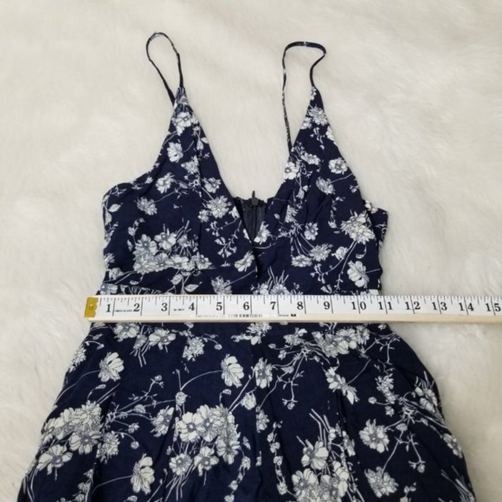 Showpo Down For The Night Navy Floral Playsuit - Picture 10 of 12